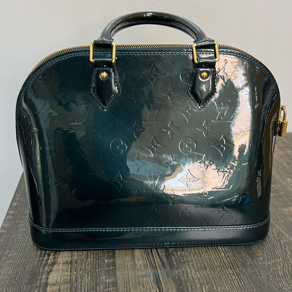 louis vuitton alma vernis M9161 handbag